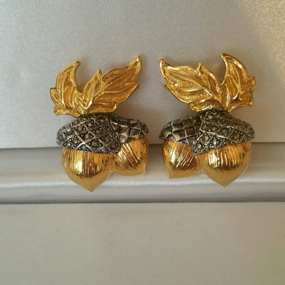 Vintage hazelnut clip on earrings
